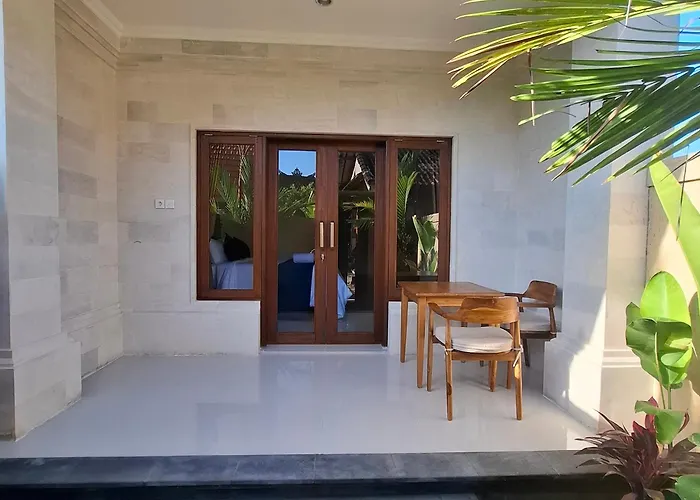 Pensión Djumah House 3*
